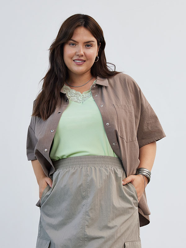 CARHARLOW - Plus Size Skjorte fra Only Carmakoma