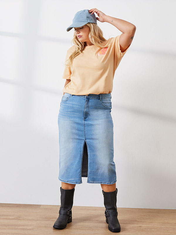 CARROSE - Plus Size Skjørt fra Only Carmakoma