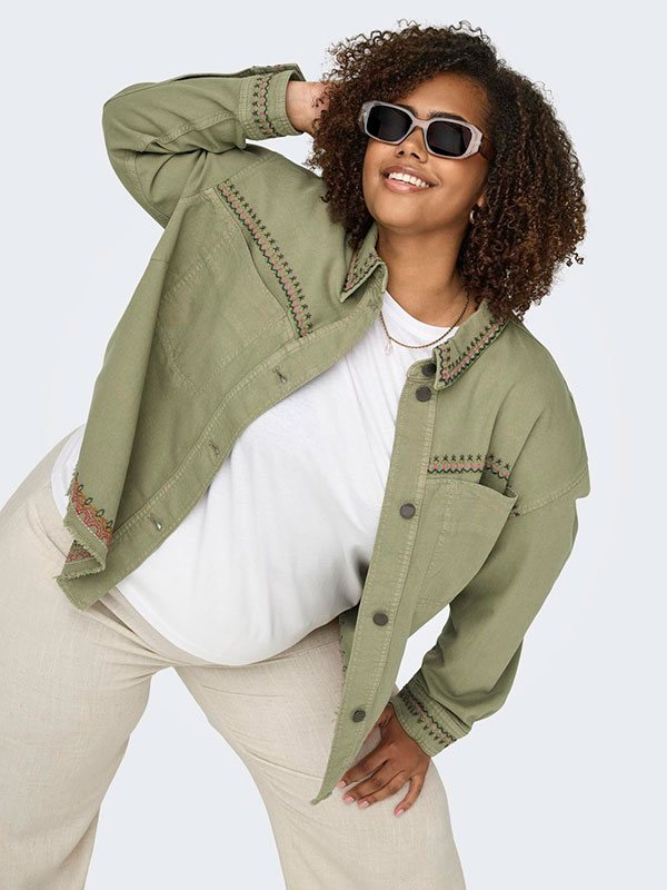 CARPRIME - Plus Size Jakke fra Only Carmakoma