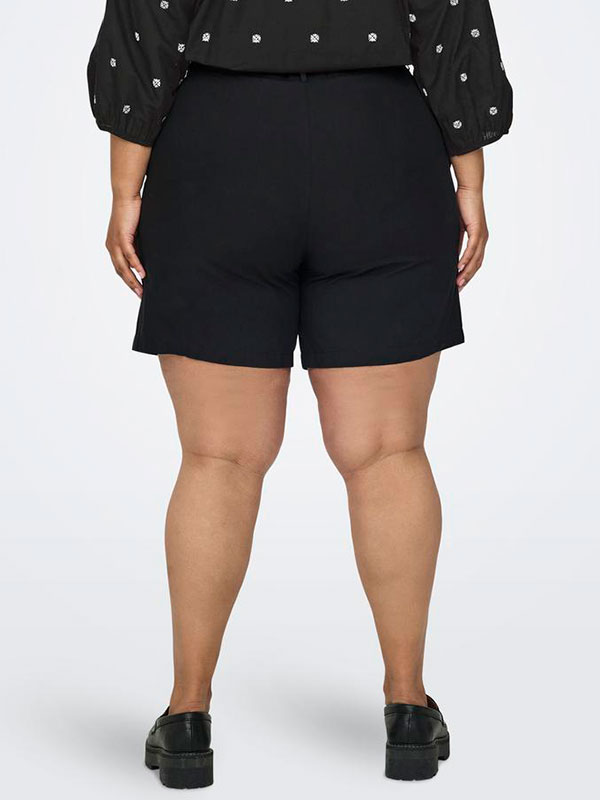CARCAROLYN - Plus Size Shorts fra Only Carmakoma