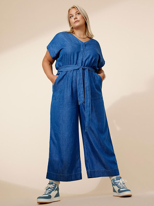 CARYUKA - Plus Size Buksedress fra Only Carmakoma