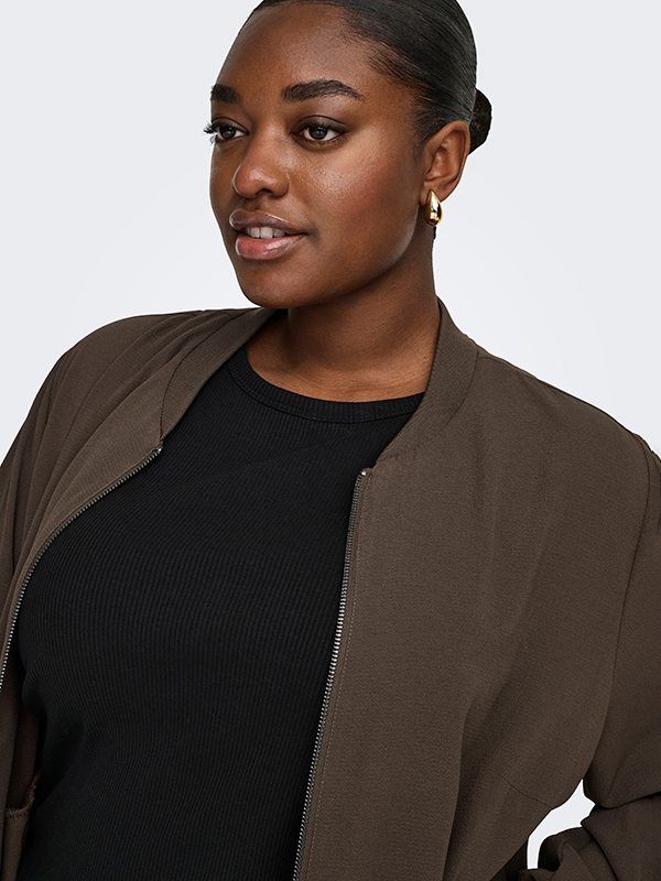 CARLUX - Plus Size Jakke fra Only Carmakoma
