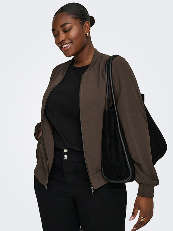 CARLUX - Plus Size Jakke fra Only Carmakoma