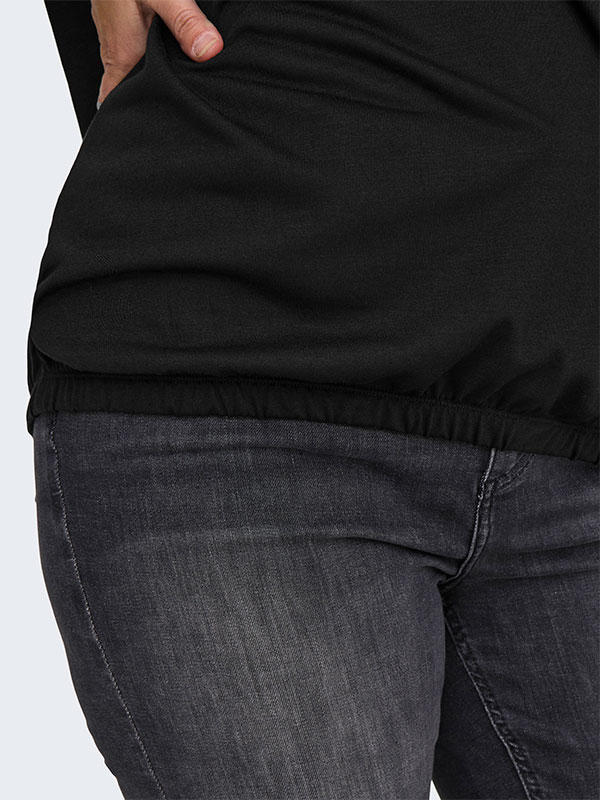 CARCARLINNE - Plus Size Bluse fra Only Carmakoma