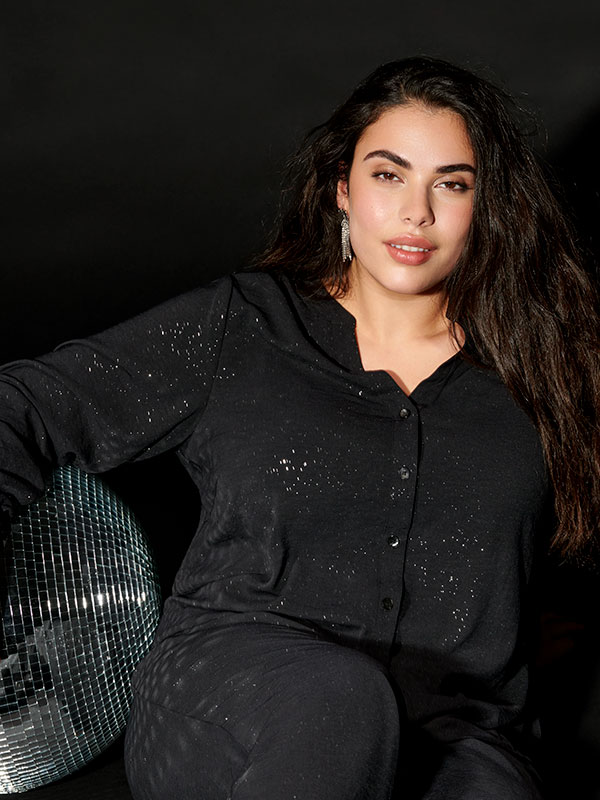 CARJOSEE - Plus Size Bluse fra Only Carmakoma