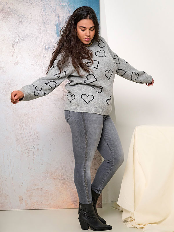 CARHAPPIE - Plus Size Genser fra Only Carmakoma