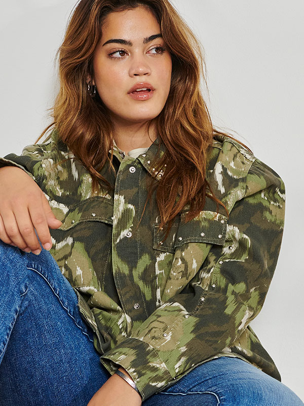 CARCAVA - Plus Size Jakke fra Only Carmakoma