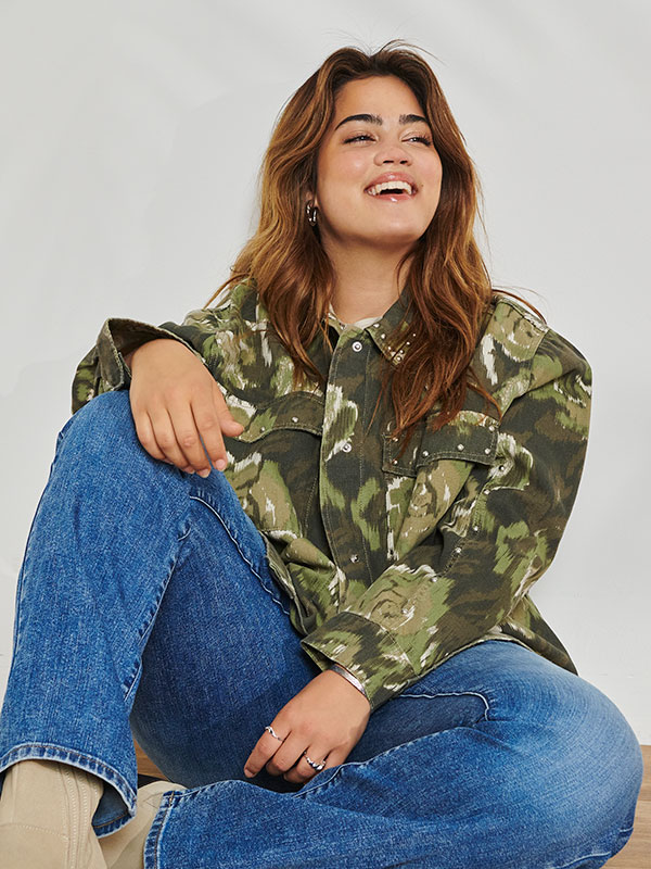 CARCAVA - Plus Size Jakke fra Only Carmakoma