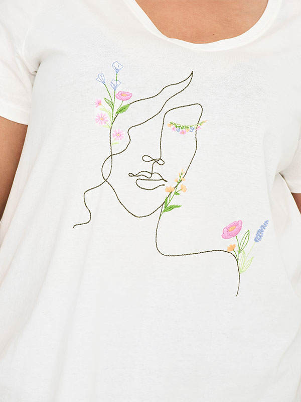 CARBONNIE - Plus Size T-shirt fra Only Carmakoma