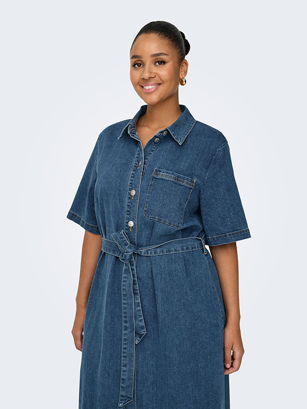 CARLANA - Plus Size Kjole fra Only Carmakoma