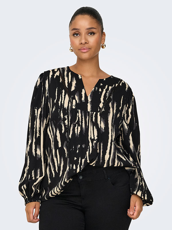 CARMIKAELA - Plus Size Bluse fra Only Carmakoma