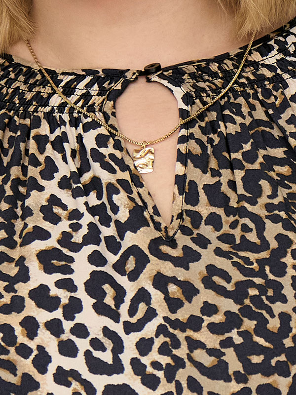 CARNOVA - Plus Size Bluse fra Only Carmakoma