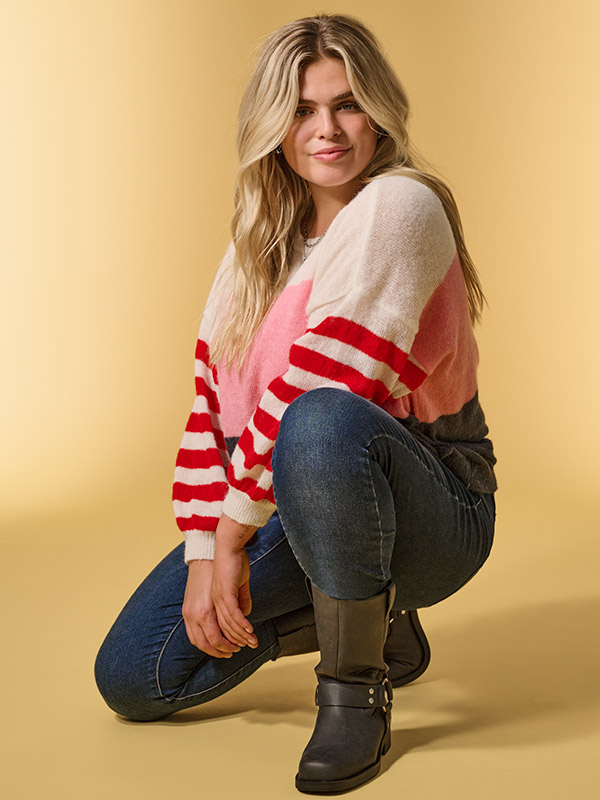 CARSUSIA - Plus Size Genser fra Only Carmakoma