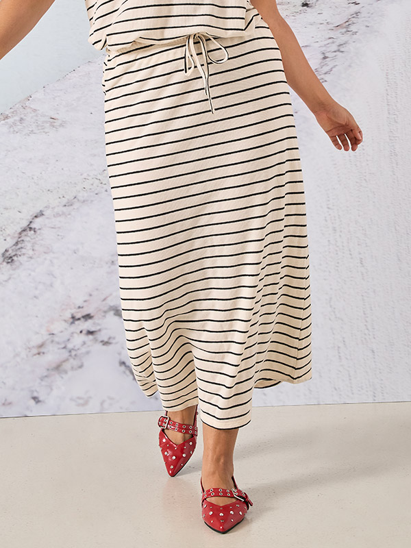 CARJANA - Plus Size Skjørt fra Only Carmakoma