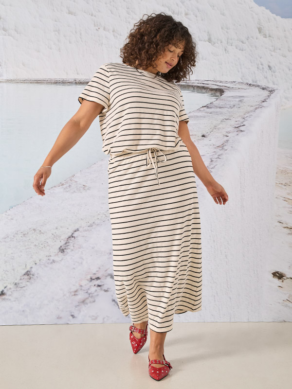 CARJANA - Plus Size Skjørt fra Only Carmakoma