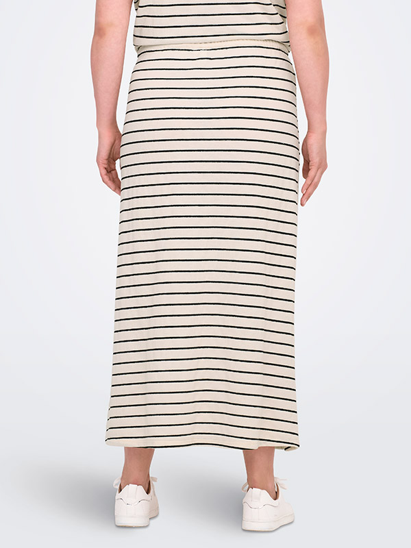 CARJANA - Plus Size Skjørt fra Only Carmakoma