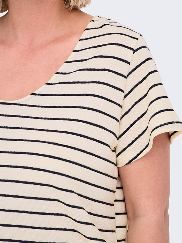 CARJANA - Plus Size T-shirt fra Only Carmakoma