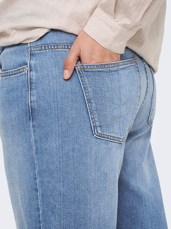 CARSONNY - Plus Size Shorts fra Only Carmakoma