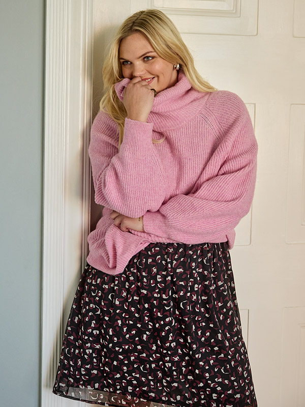 CARWHITNEY - Plus Size Genser fra Only Carmakoma