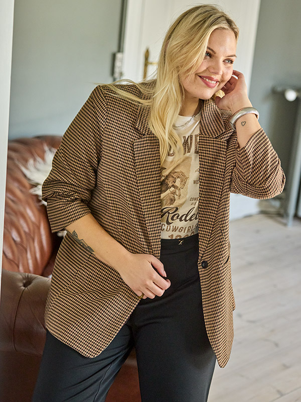 CARLETTIE - Plus Size Blazer fra Only Carmakoma