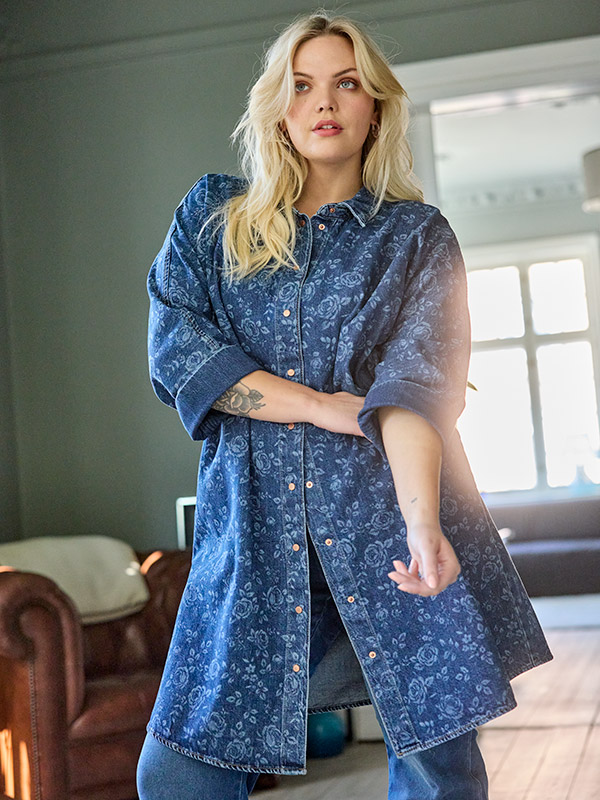 CARGRACE - Plus Size Kjole fra Only Carmakoma