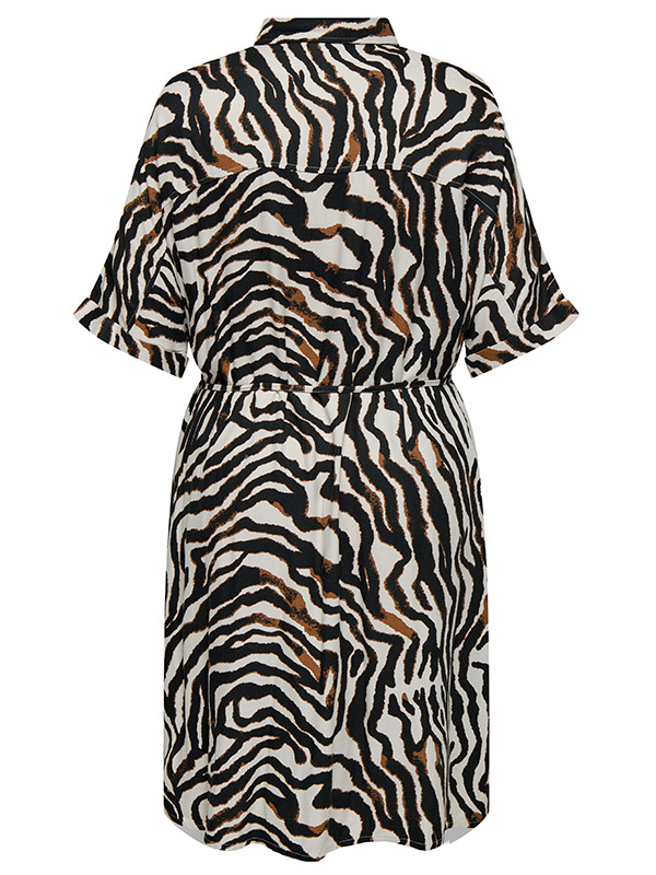 CARBERTE - Plus Size Kjole fra Only Carmakoma