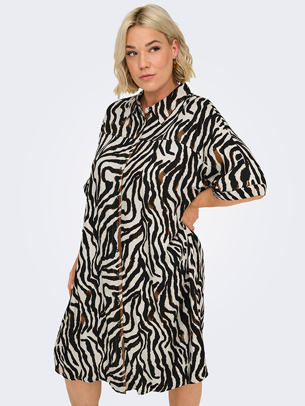 CARBERTE - Plus Size Kjole fra Only Carmakoma