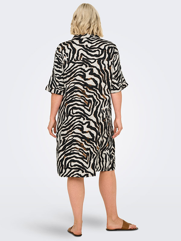 CARBERTE - Plus Size Kjole fra Only Carmakoma