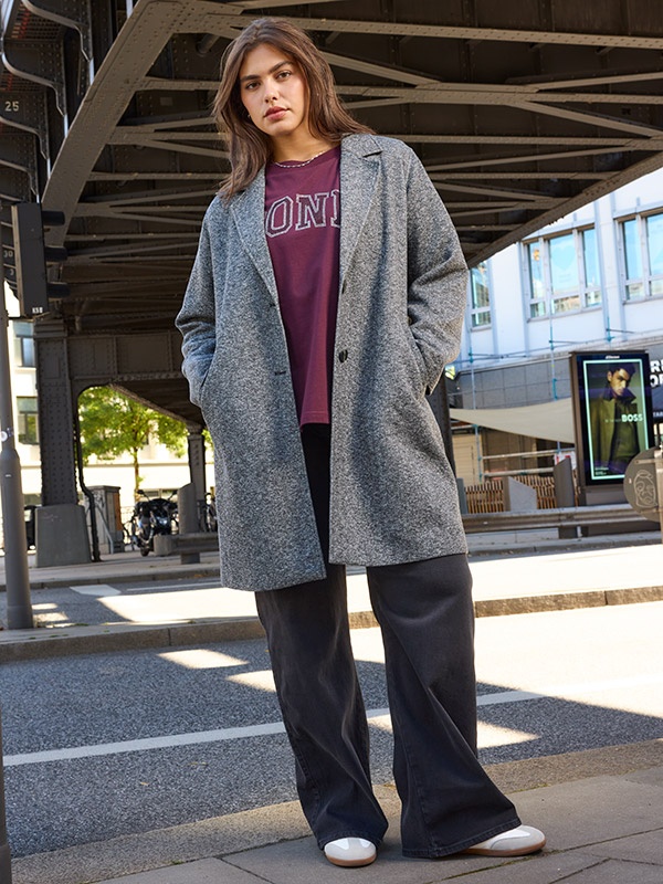 CARRIRI - Plus Size T-shirt fra Only Carmakoma