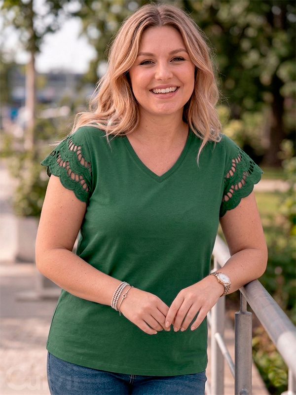 CARBELLAY - Plus Size T-skjorte fra Only Carmakoma