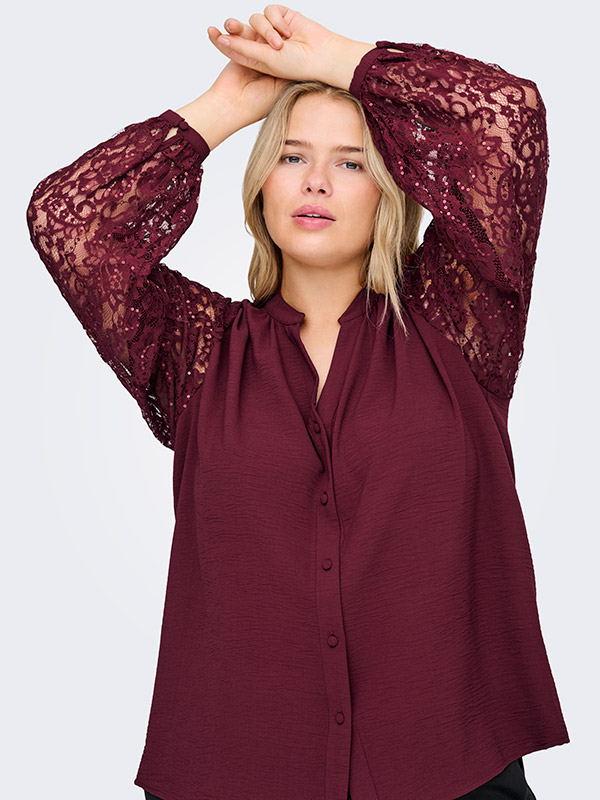 CARKAMMY - Plus Size Bluse fra Only Carmakoma