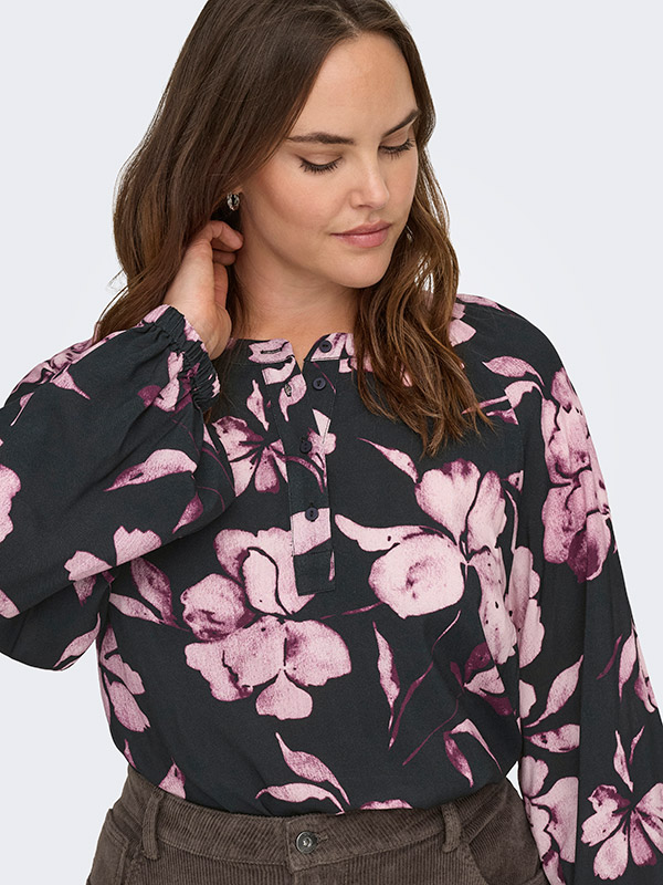 CARLINKA - Plus Size Bluse fra Only Carmakoma