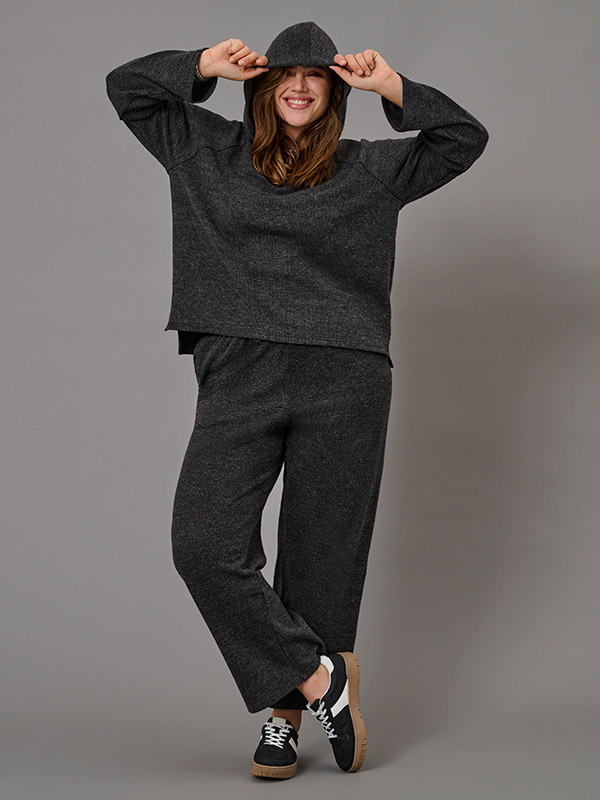 CARBIZZY - Plus Size Genser fra Only Carmakoma