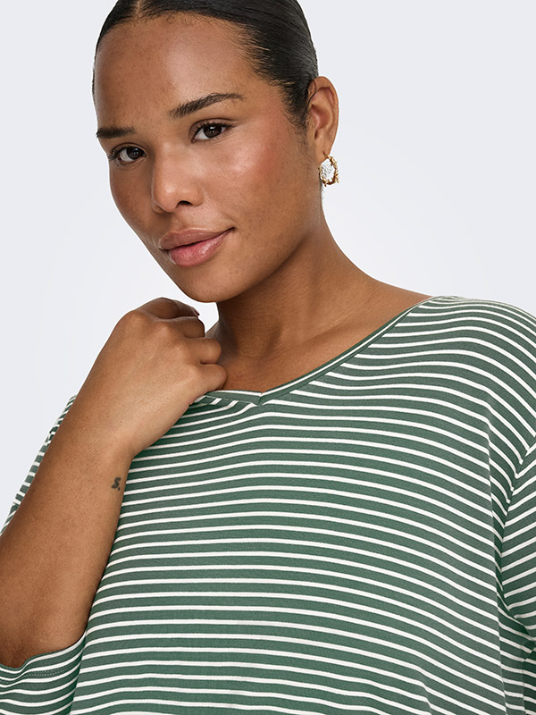 CARLINA - Plus Size Bluse fra Only Carmakoma