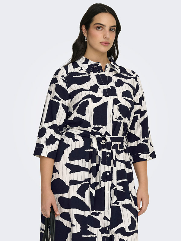 CARMISIA - Plus Size Kjole fra Only Carmakoma