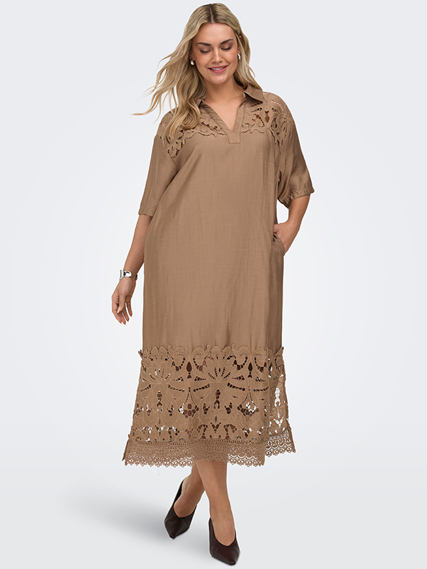 CARGELINA - Plus Size Kjole fra Only Carmakoma