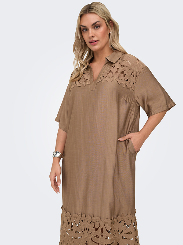 CARGELINA - Plus Size Kjole fra Only Carmakoma
