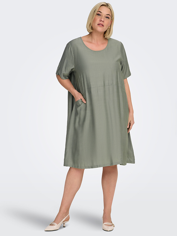 CARJOANNA - Plus Size Kjole fra Only Carmakoma