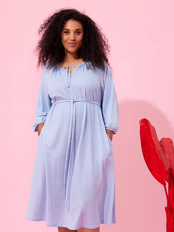 CAMERON - Plus Size Kjole fra Zhenzi