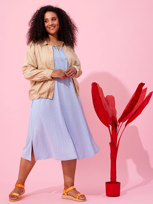 CAMERON - Plus Size Kjole fra Zhenzi