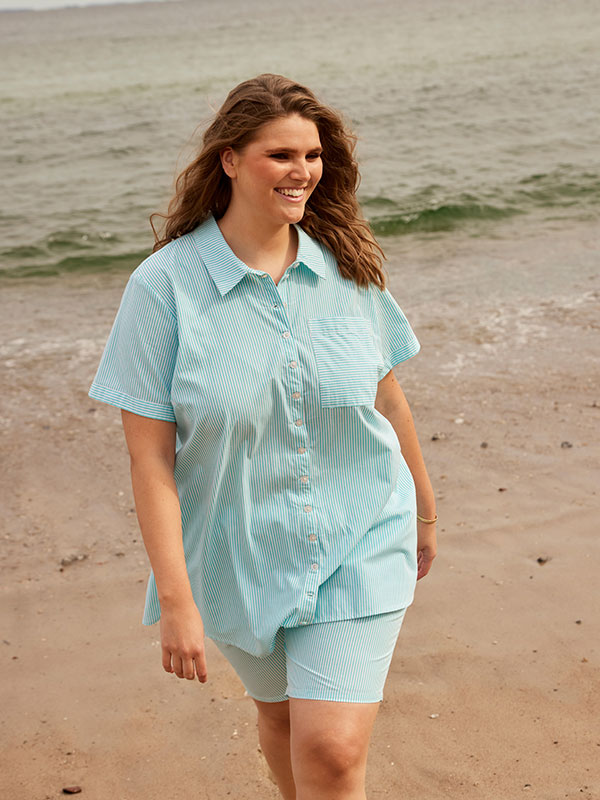 SANDRA - Plus Size Shorts fra Zhenzi