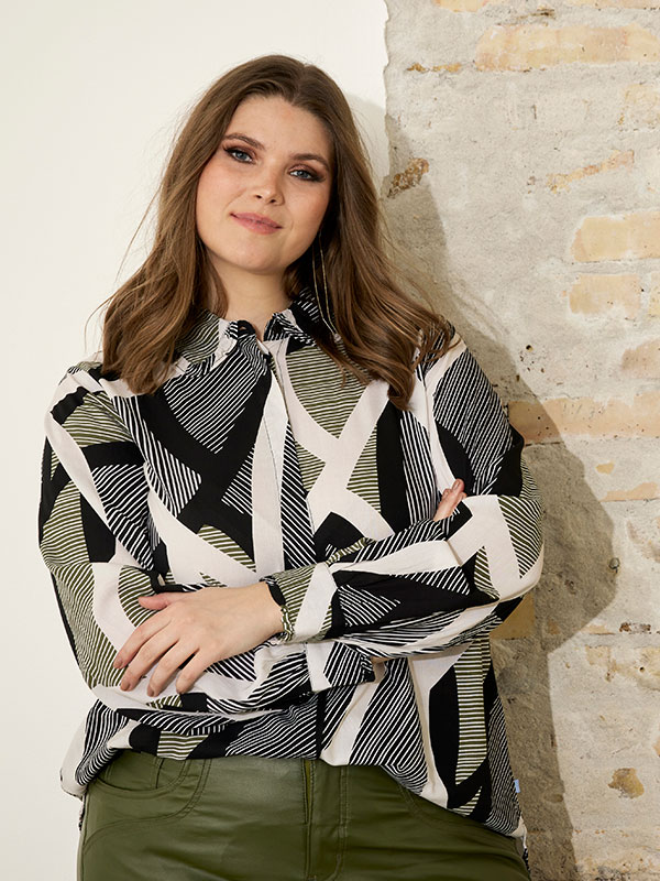 BOBY - Plus Size Skjorte fra Zhenzi