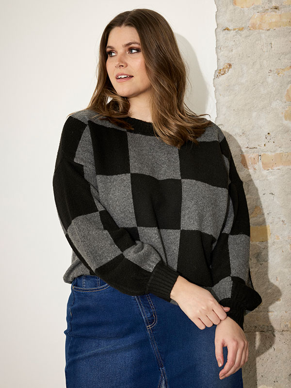 CENA - Plus Size Genser fra Zhenzi