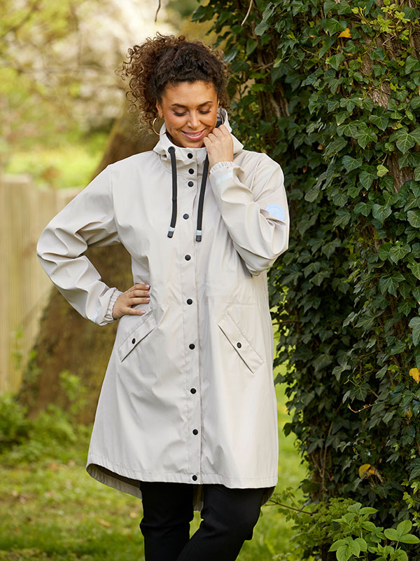 TAEL - Plus Size Raincoat fra Zhenzi