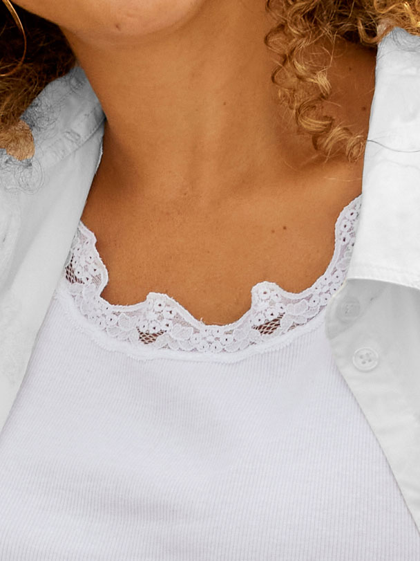 LARA - Plus Size Topp fra Zhenzi