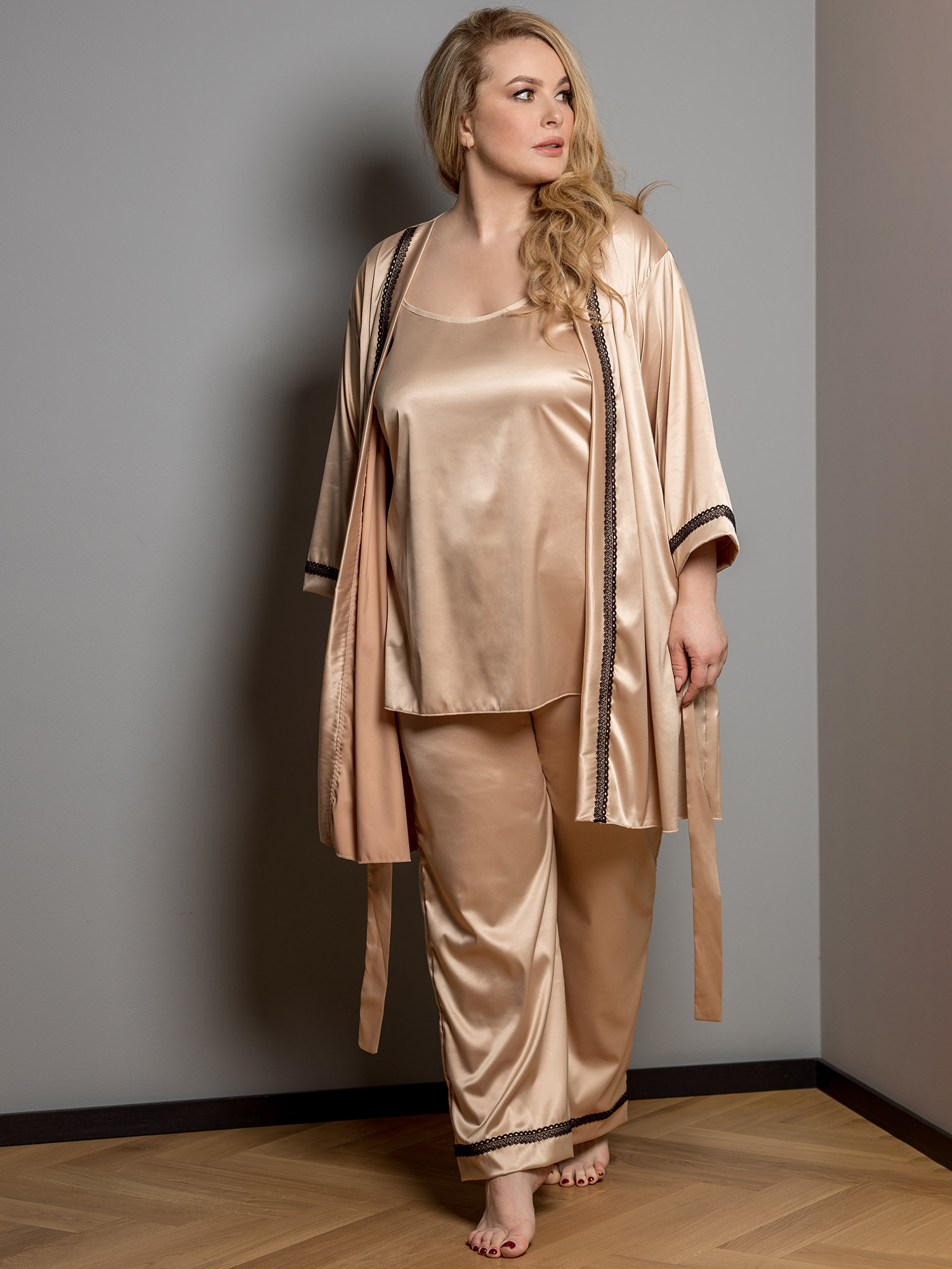 Flott beige satin natt topp fra Plaisir