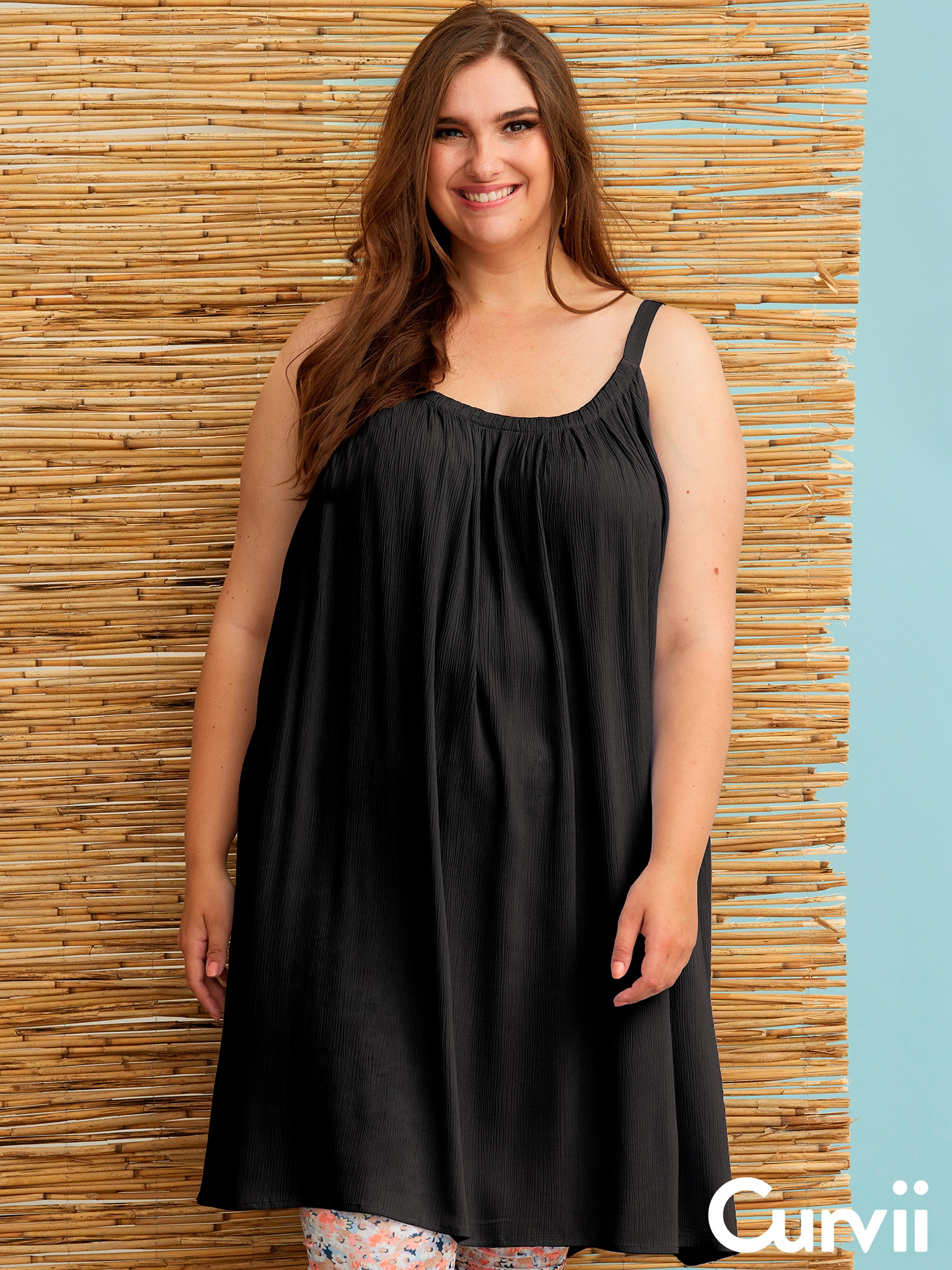 Nelia - Søt svart kjole i bærekraftig viskose fra Zhenzi