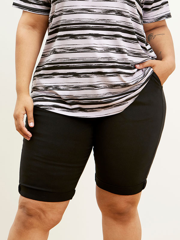 STEP - Plus Size Shorts fra Zhenzi