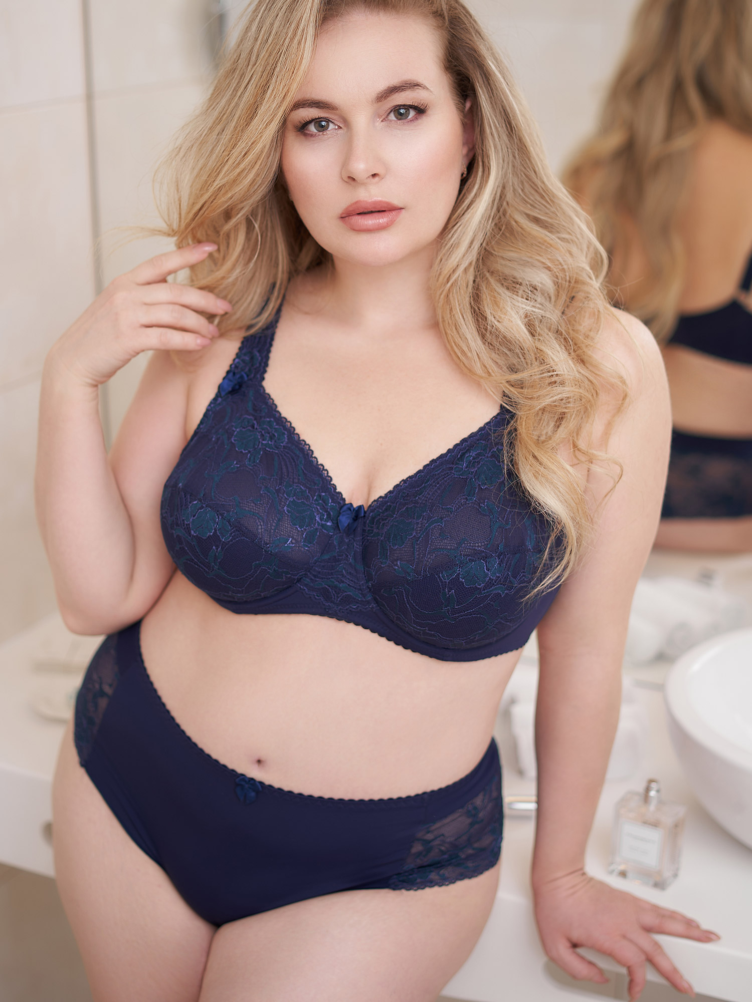 BEATE FULL LACE - Plus Size BH med bøyle fra Plaisir
