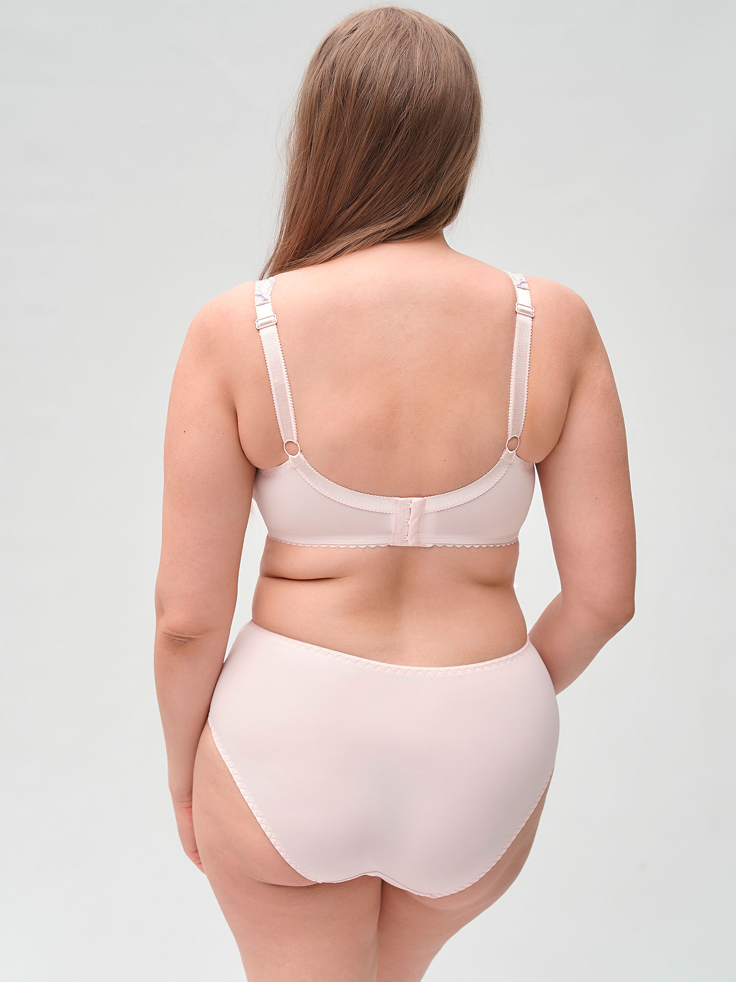 BEATE FULL LACE - Plus Size BH med bøyle fra Plaisir